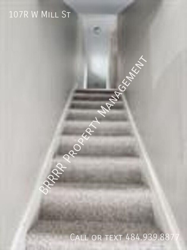 Primary Photo - 107R W Mill St-