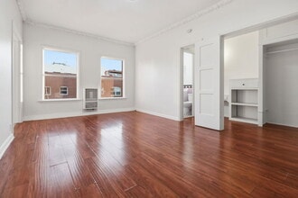 Building Photo - 724 S Mariposa Ave