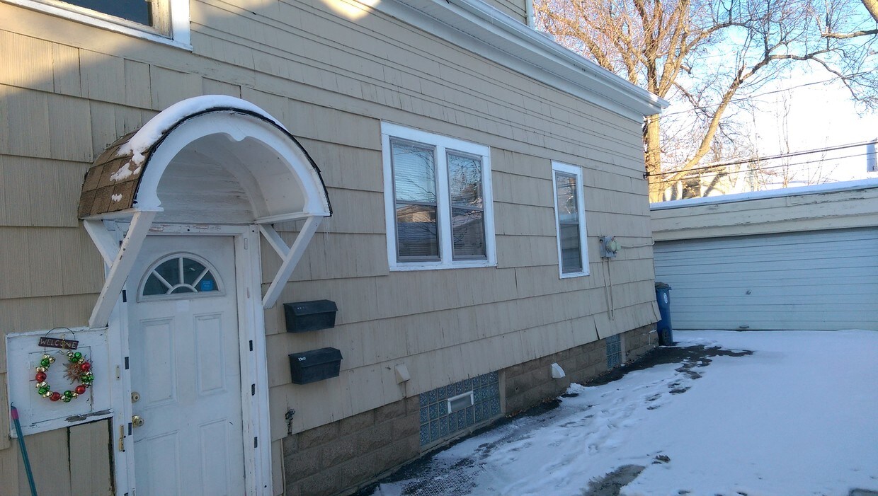 Building Photo - 311 Rosedale Blvd