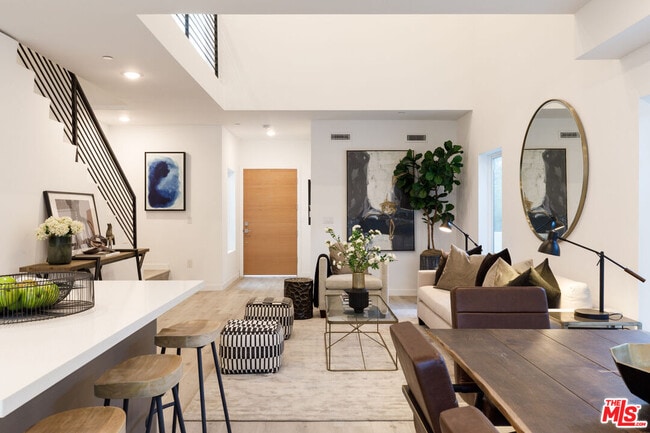 Foto del edificio - 846 N Alta Vista Blvd