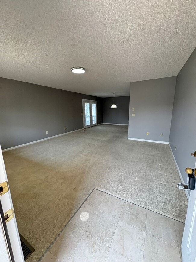 Building Photo - Duplex for Rent