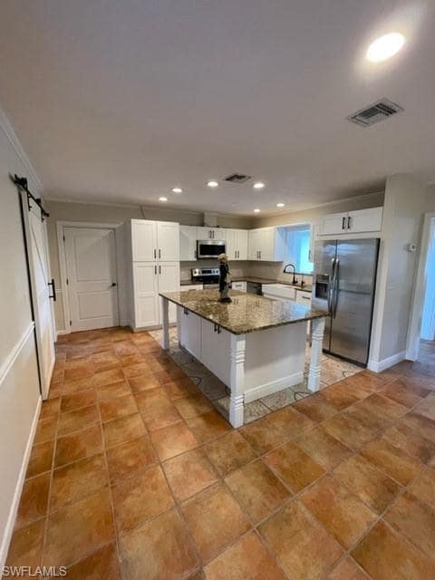 Kitchen - 1560 Maravilla Ave