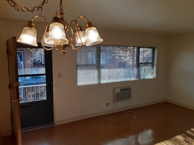 Folleto/volante de marketing - 6945 Stanley Ave