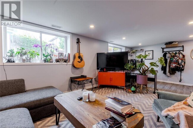 Photo du bâtiment - 106 E 11th St