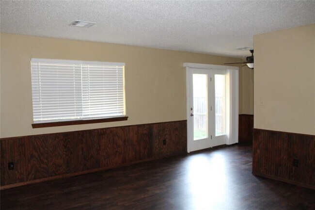 Building Photo - 1303 Homeland Ave
