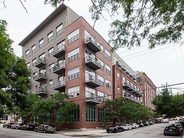 Foto principal - 824 W Superior St