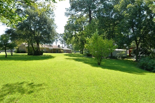 Building Photo - STUNNING 3 BEDROOM RANCH WATERFRONT HOME ON 1 ACRE W/ 1 CAR GARAGE!!