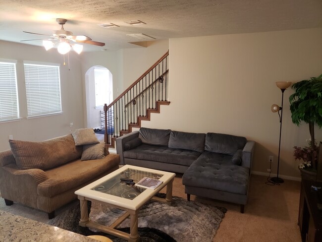 Spacious Living Room - 14515 Roaring Fork Ln