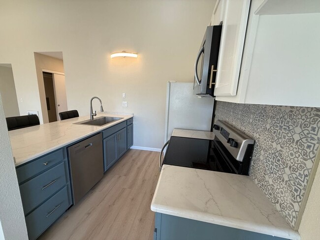 Foto del edificio - Beautifully upgraded 1 bed 1 bath with uti...