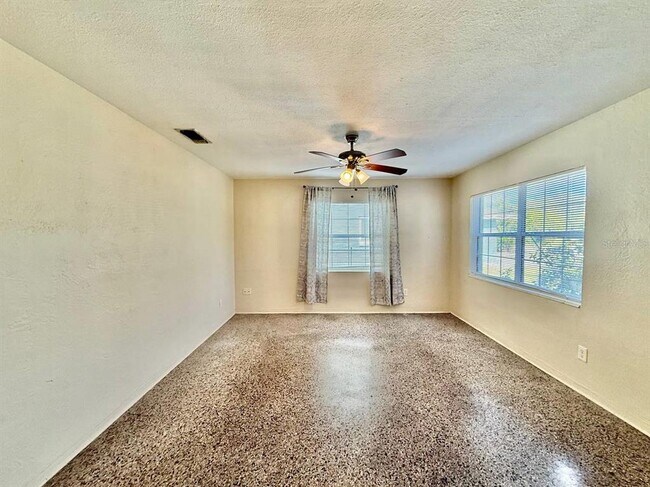 Foto del edificio - 257 38th Ave SE