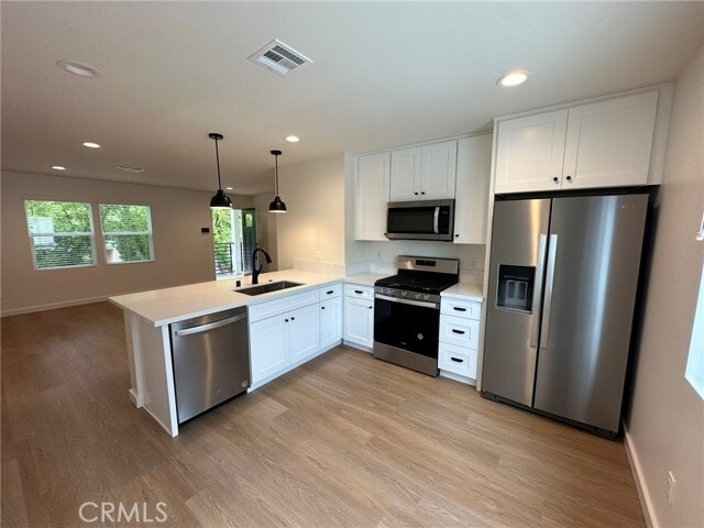 Building Photo - 901 N Orchard Dr