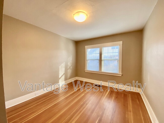 Photo du bâtiment - 1826 Marshall St