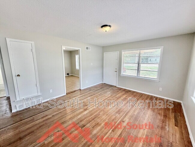 Foto del edificio - 1379 Ferguson Rd