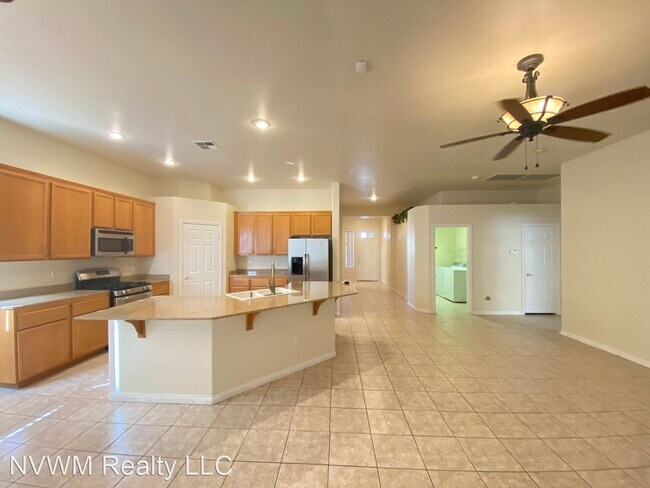 Building Photo - 3 br, 2 bath House - 281 Turtle Peak Ave