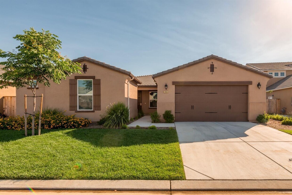 Primary Photo - Gated Harlan Ranch Home for Lease