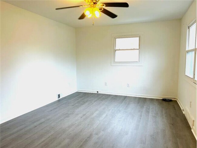 Foto del edificio - 2805 Sunset Blvd