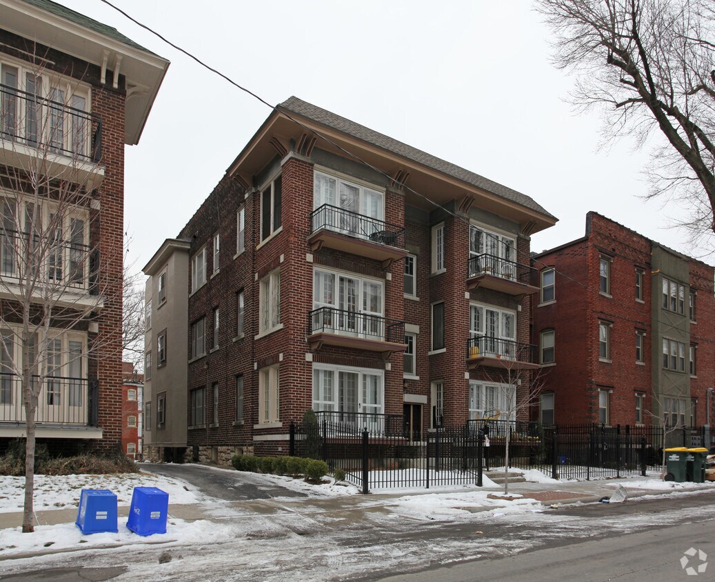 Primary Photo - 3537-3539 Wyandotte St