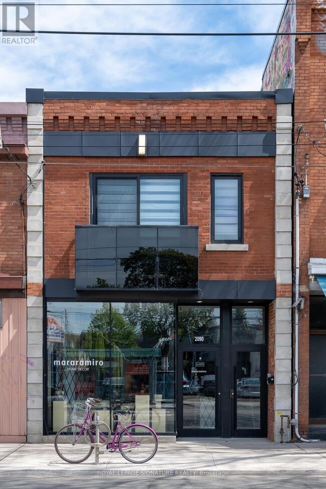 Building Photo - 2090 Dundas St W