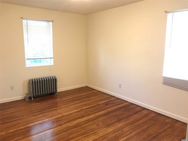 Foto del edificio - 22-44-44 35th St