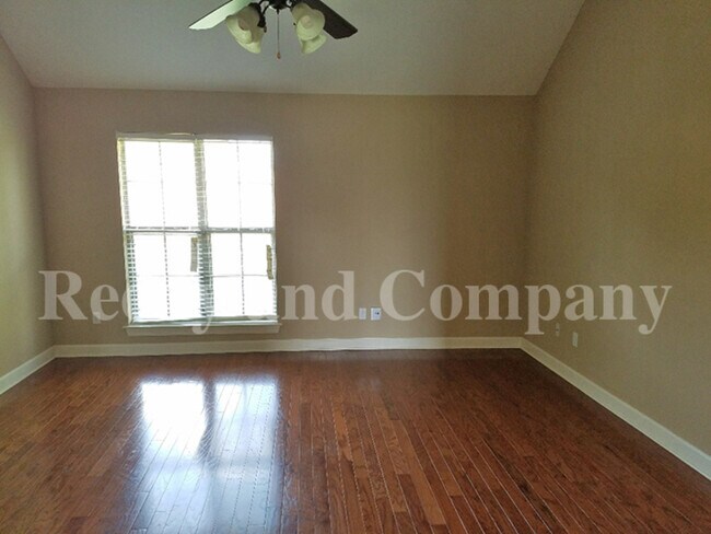Foto del edificio - 3850 Farm Gate Cove