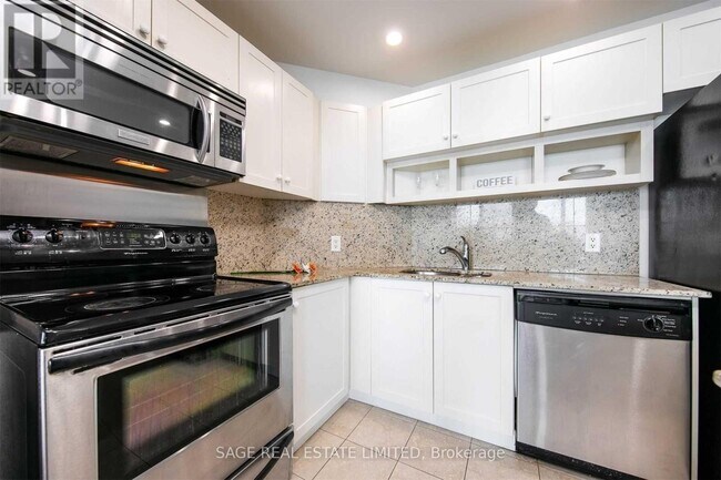 Building Photo - 218 Queens Quay W