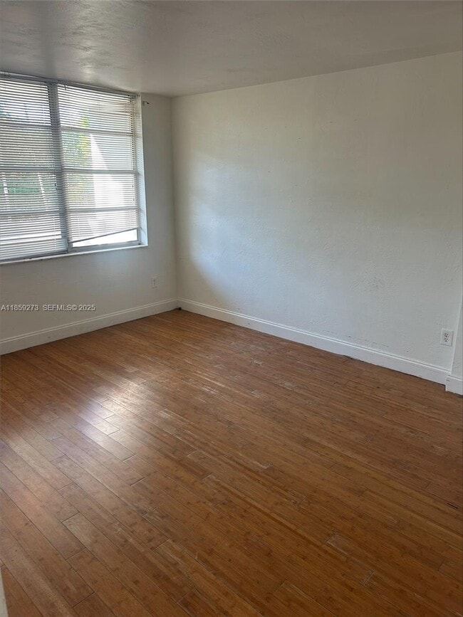 Building Photo - 2175 NE 170th St