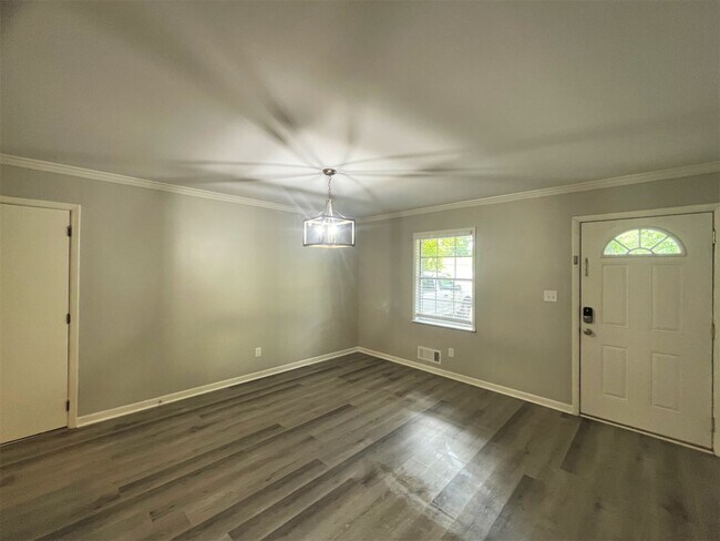 Foto del edificio - 1136 Woodleigh Rd Sw