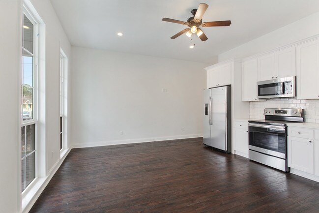 living/kitchen - 8426 Apple St