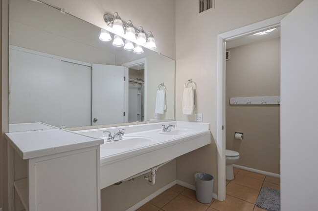 Foto del edificio - 14625 N 26th Ave