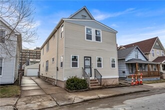 Building Photo - 1330 W 67th St
