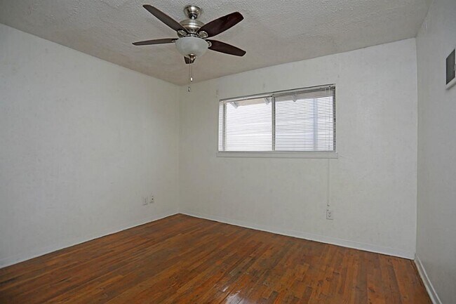 Foto del edificio - 4921 Crawford St