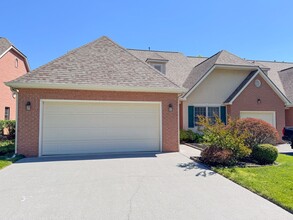 Building Photo - 325 Paine Lake Dr