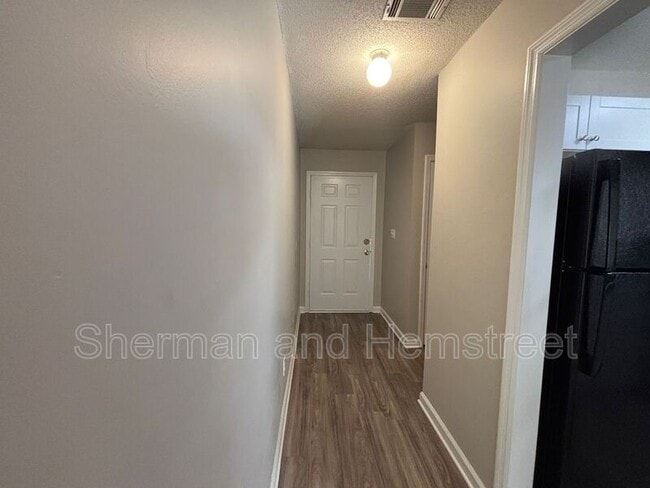 Building Photo - 312 Commons Dr