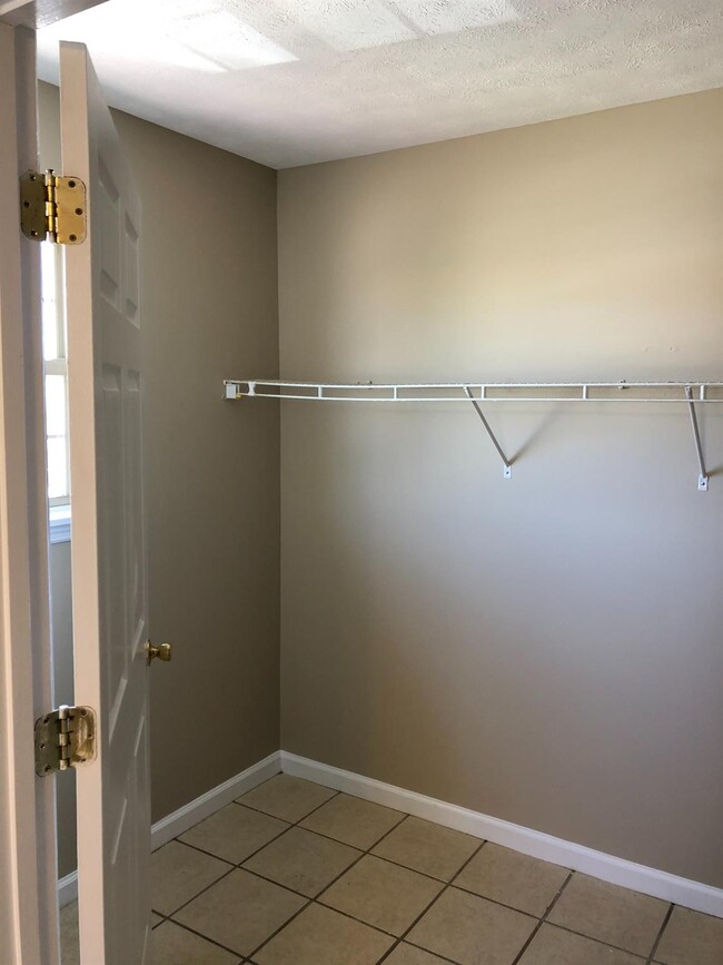 Foto del edificio - 176 Spring Cir Dr