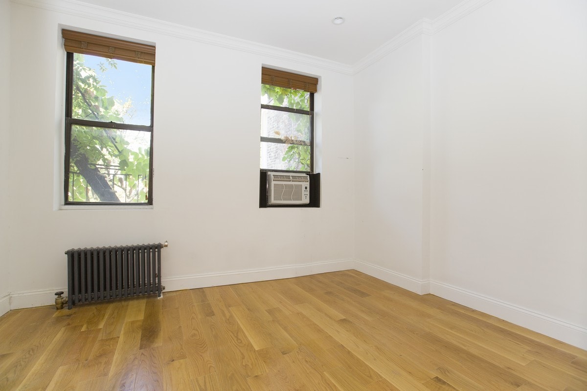 Building Photo - 45 Carmine St