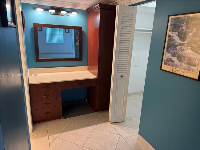 Foto del edificio - 3920 Inverrary Blvd