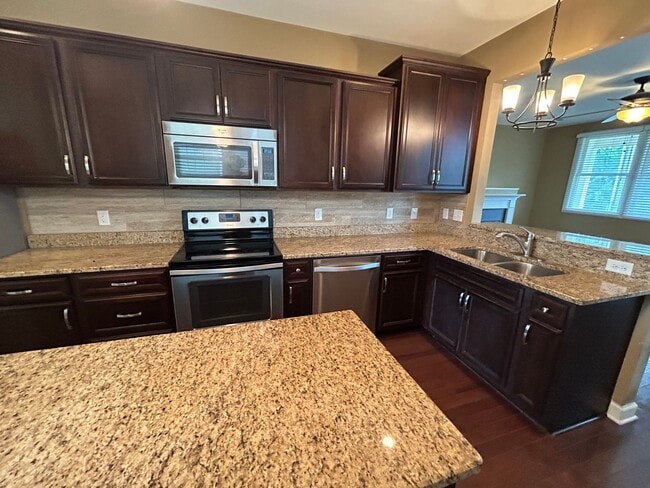 Building Photo - 3 bed 2.5 bath in Germantown, 1 Car Garage, Fenced Yard