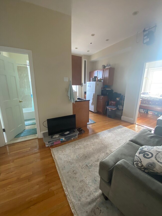 Foto del edificio - 1177 Commonwealth Ave