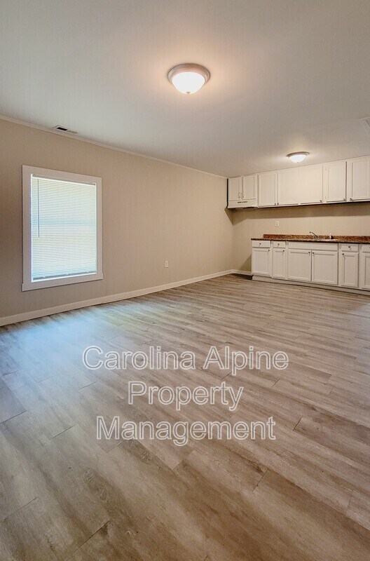 Building Photo - 905 Wilmouth St