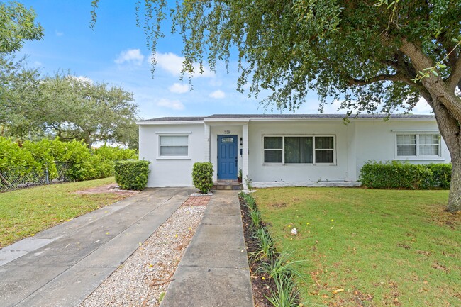 Building Photo - 259 Bloomfield Dr