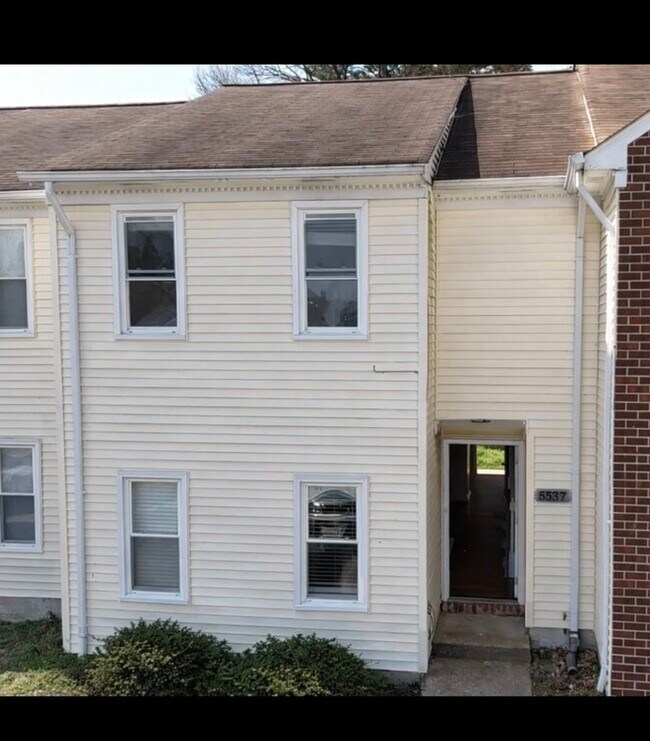 Building Photo - 5537 Lynbrook Lndg