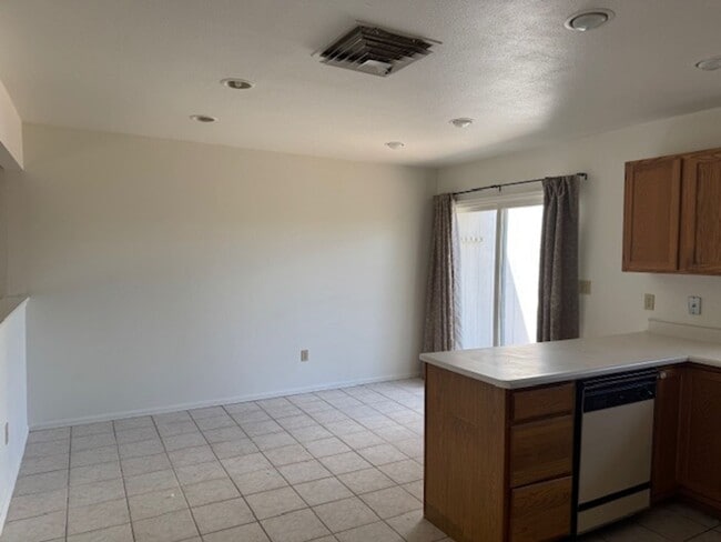 Building Photo - 1122 Barnes 315-317 Magpie Ln.