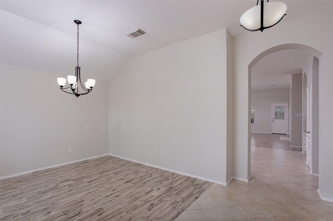 Building Photo - 2118 Indianapolis Dr