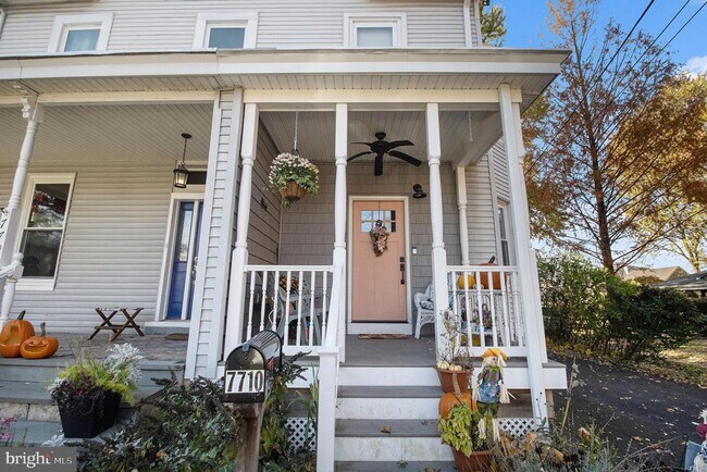 Foto del edificio - 7710 Queen St