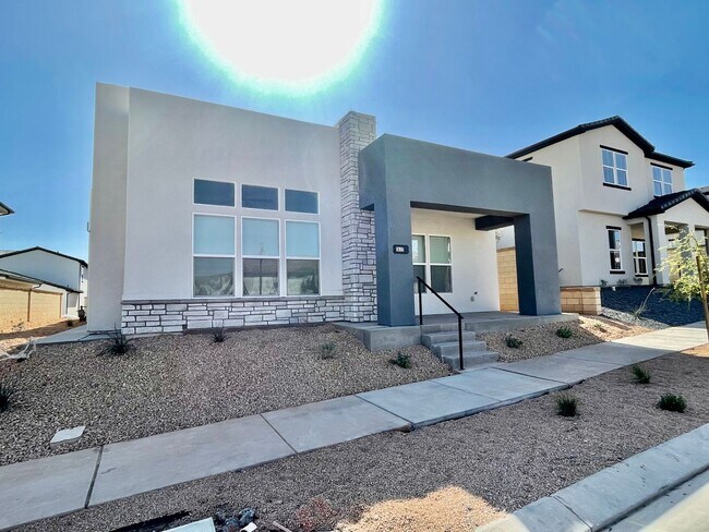 Foto del edificio - Like New! Three Bedroom Home in Desert Color