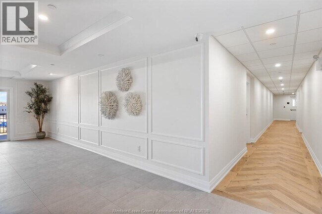 Photo du bâtiment - 1740 Sprucewood Ave