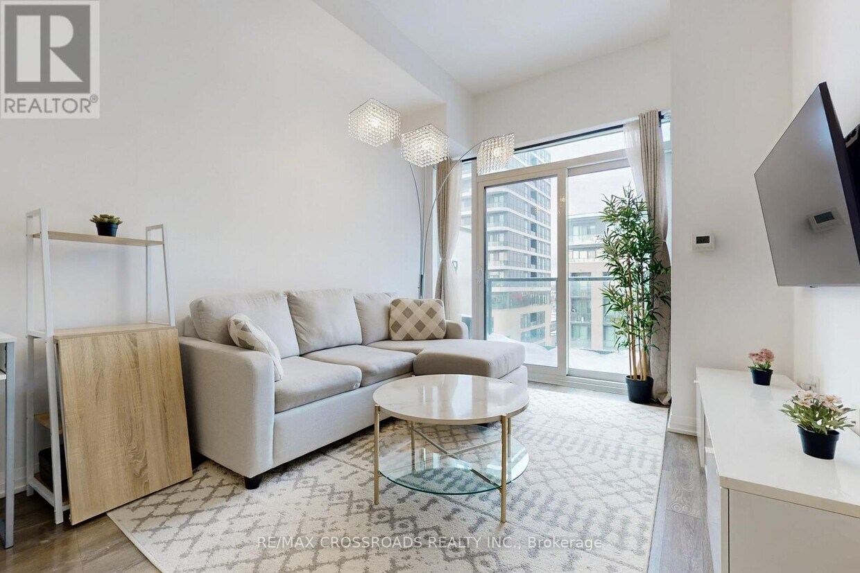 Primary Photo - 99 Eagle Rock Way