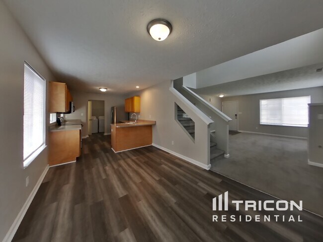 Foto del edificio - 6616 Dunsdin Dr