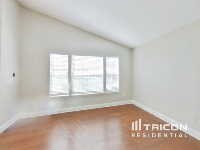 Foto del edificio - 3641 Caroline Vale Blvd