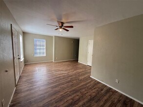 Building Photo - 4714 Oleander St